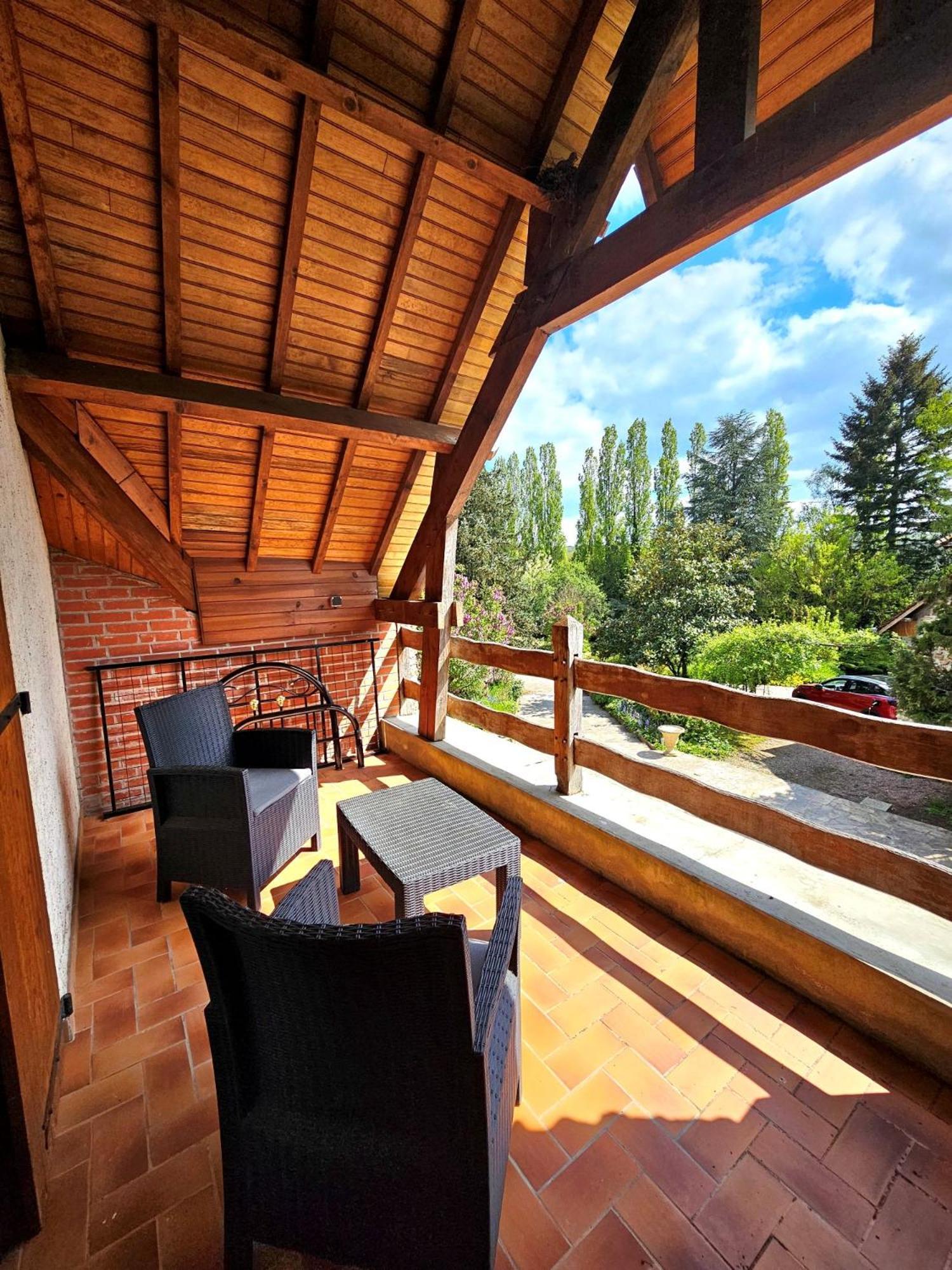 Chambres D'Hotes Chez Renee Le Charmel Exterior photo