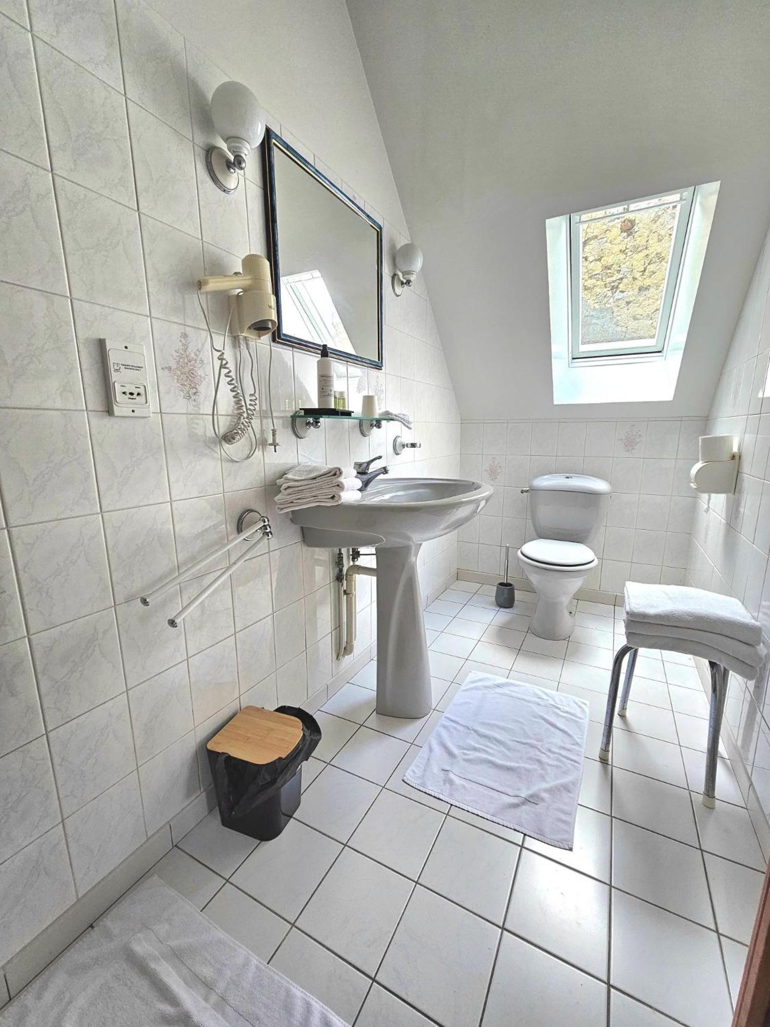 Chambres D'Hotes Chez Renee Le Charmel Exterior photo